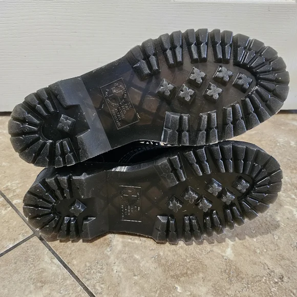 Dr. Martens 1460 Bex Boots Like New - Picture 5 of 10